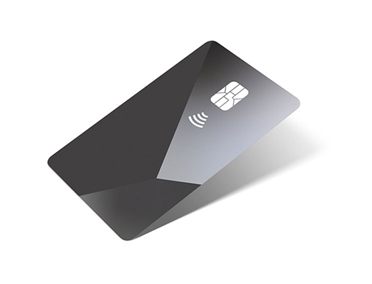 Parte delantera de una Apple Card, acabado de titanio