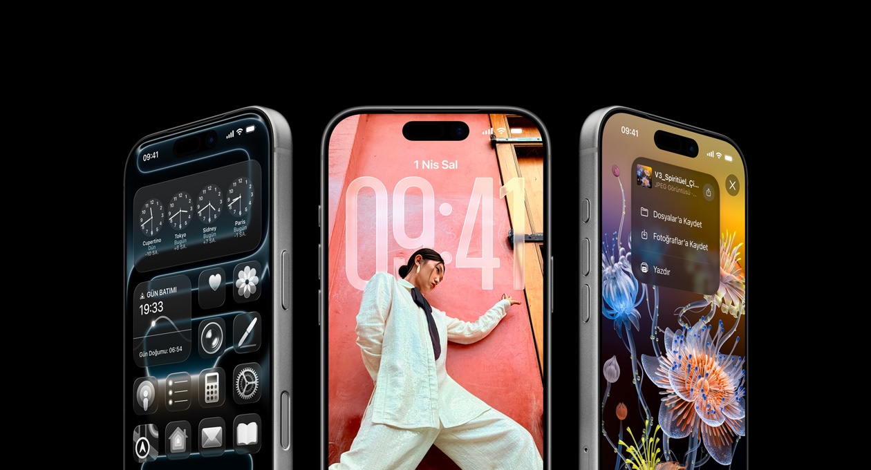 Yan yana duran 3 adet iPhone 17 Pro modelinin önden görünümünde, sırayla Dünya Saati uygulaması, iOS 26 Kilit Ekranı ve Notlar uygulamasının Notlar’dan Kaydet özelliği gösteriliyor.