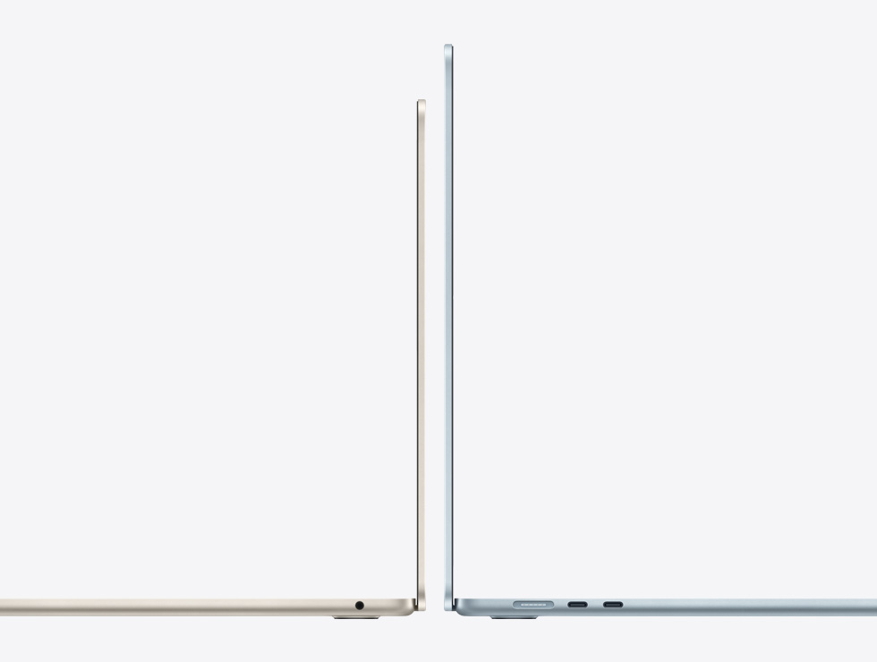 13" und 15" MacBook Air Laptops, die mit den Rückseiten zueinander stehen und den Größenunterschied verdeutlichen